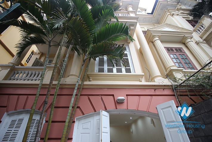 Nice house with small yard for rent in Au Co st, tay Ho, Ha Noi